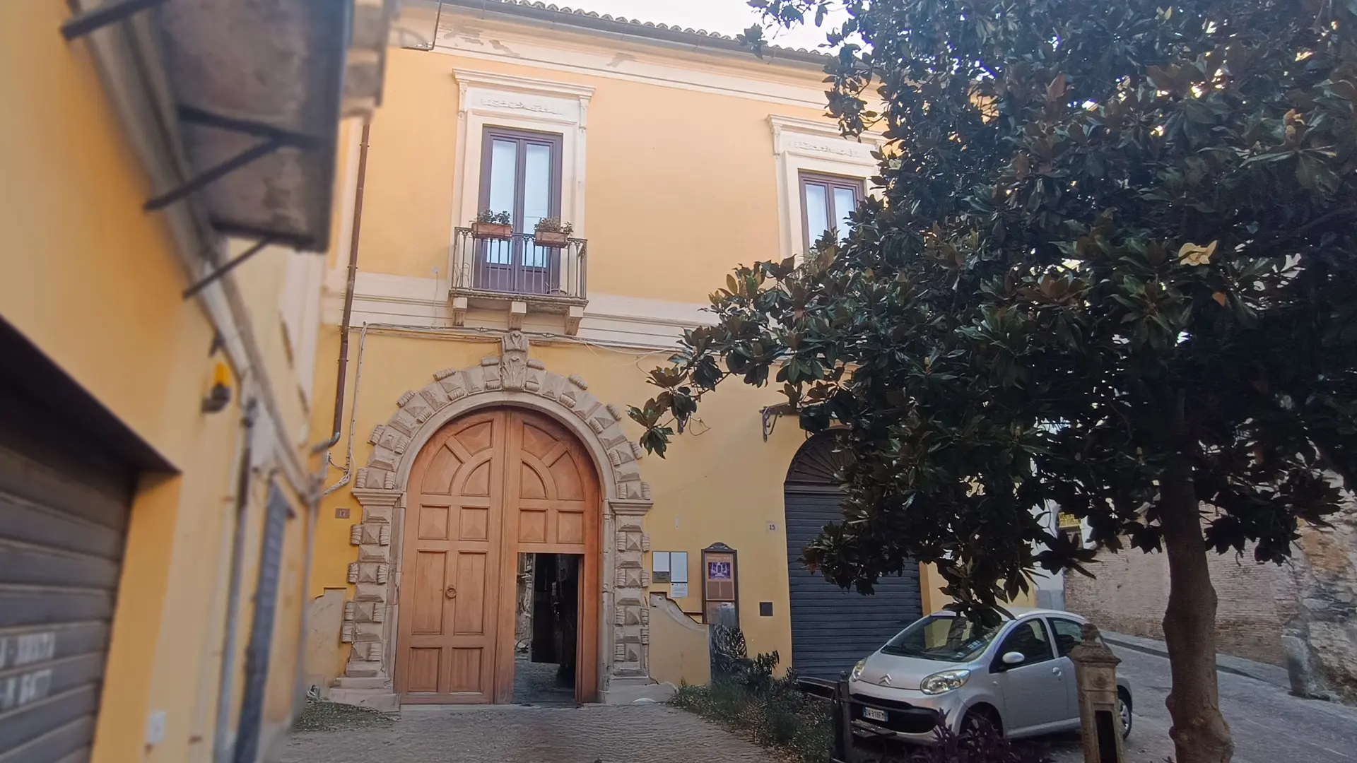 Palazzo Ferrari-De Riso: Napoli incontra la Calabria