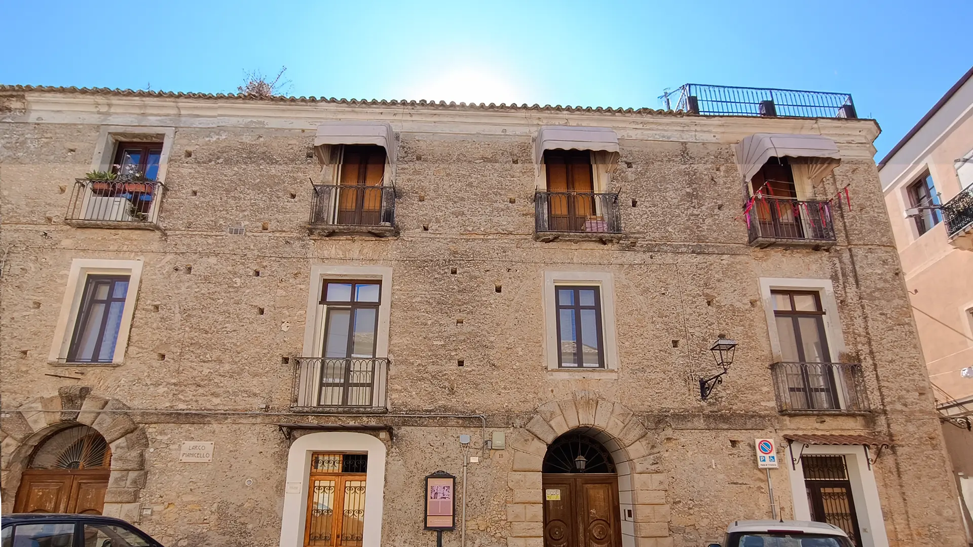 Palazzo Ricca: La fortezza spagnola del Pianicello