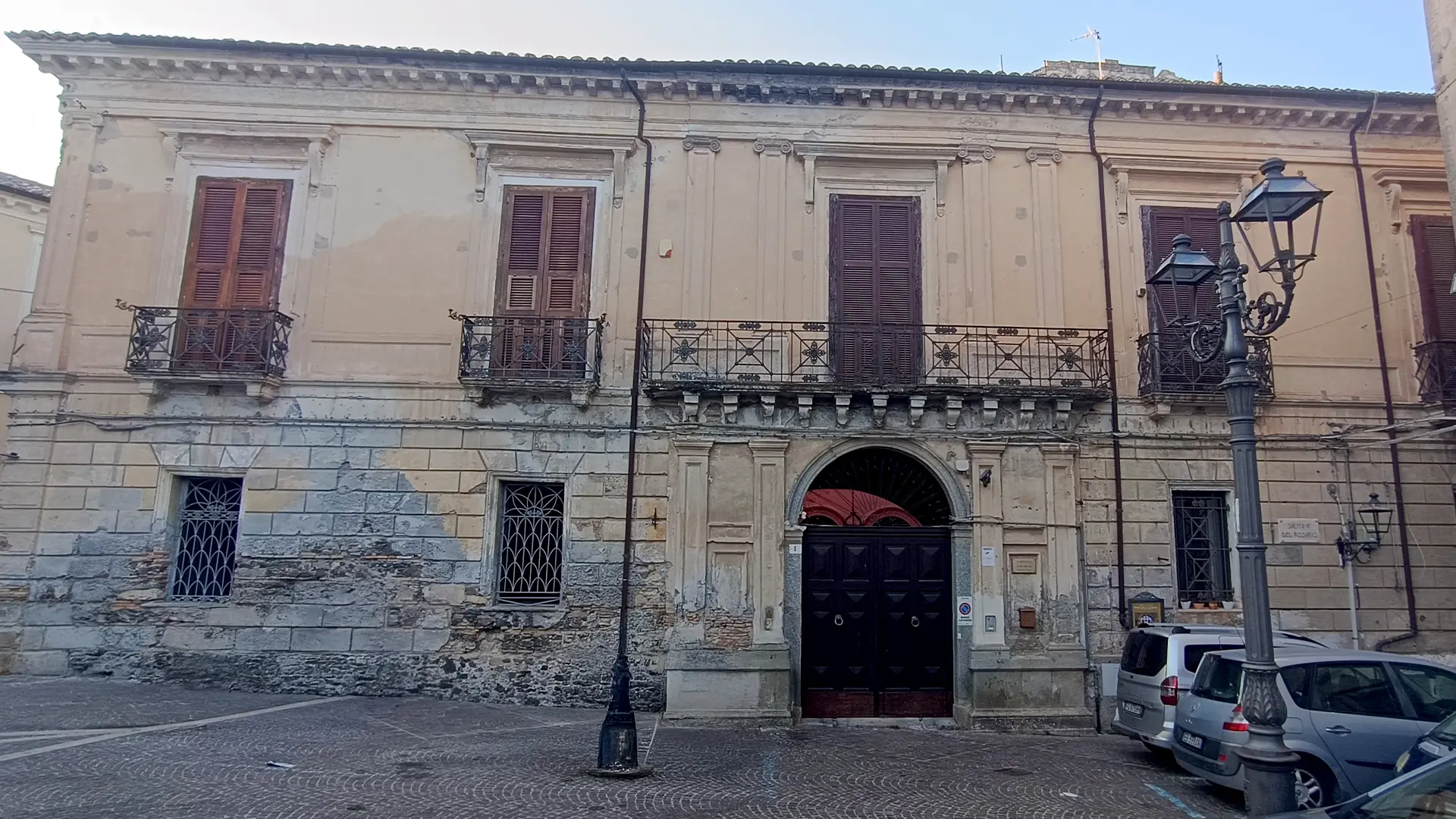 Palazzo Rocca-Grimaldi: dove la storia incontra l’arte architettonica