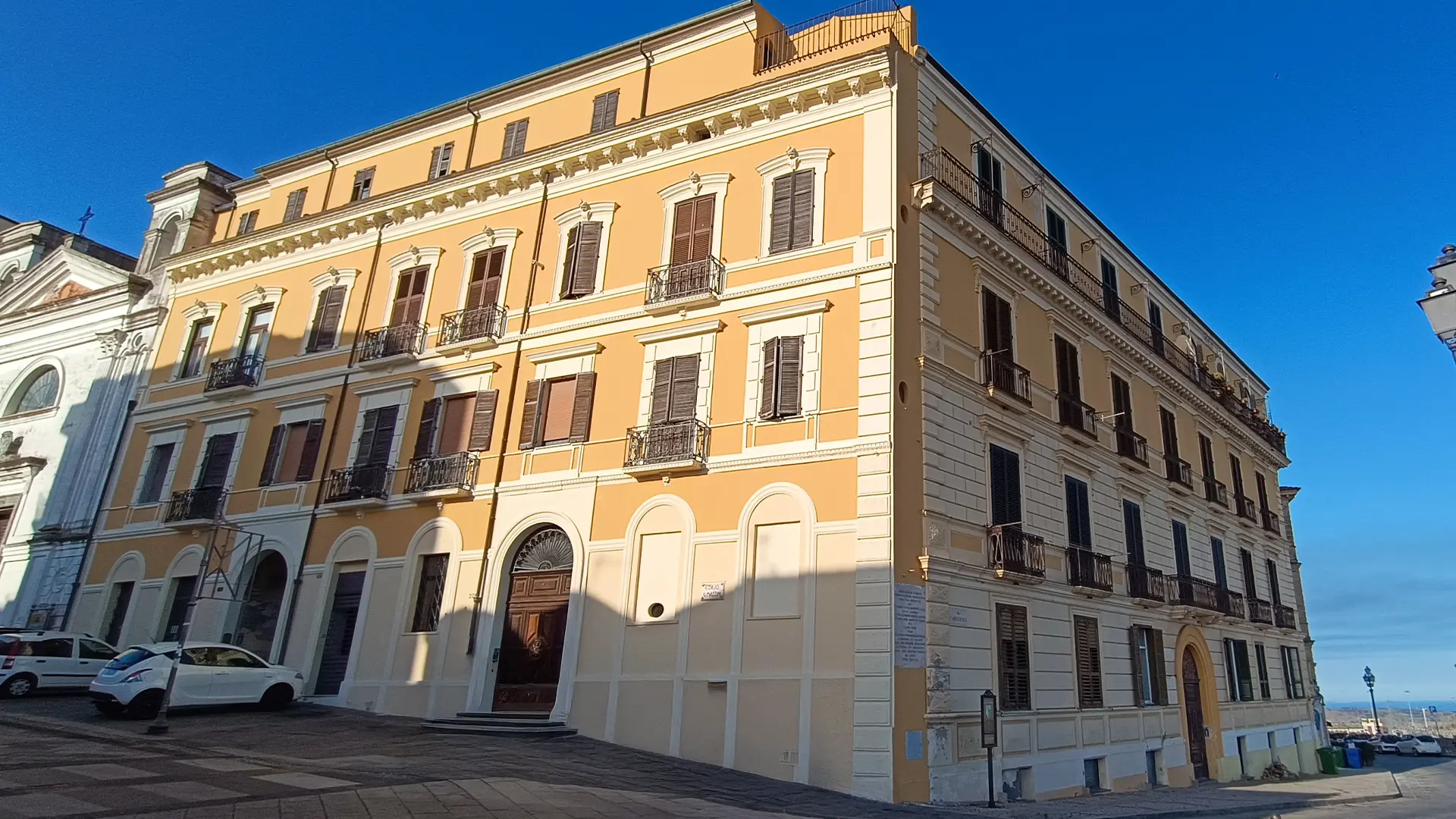 Palazzo Ruggero-Raffaelli: dalla preghiera al potere civile