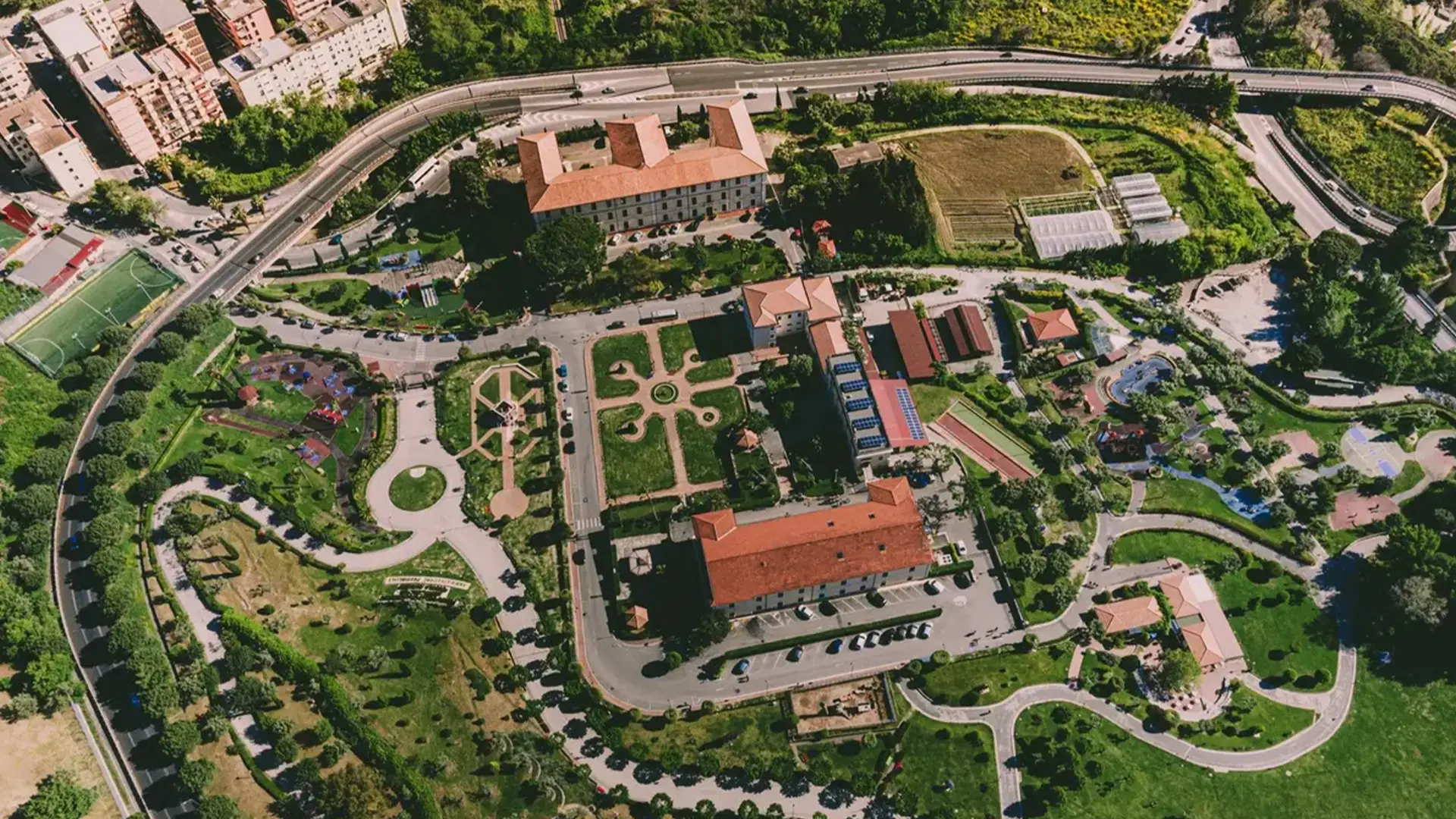 Parco della Biodiversità Mediterranea Michele Traversa: dove natura e arte contemporanea si incontrano